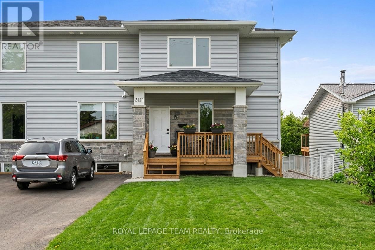 B - 201 Teskey Street, Mississippi Mills, Ontario  K0A 1A0 - Photo 2 - X12997778