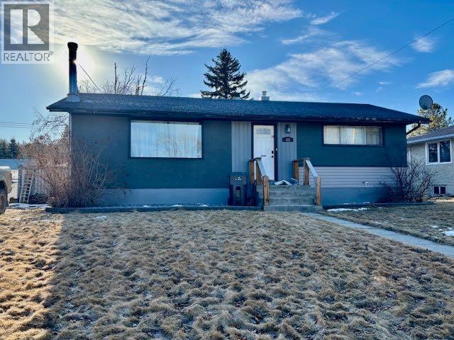 122 Willow Drive, Hinton, Alberta  T7V 1E3 - Photo 1 - A2290783