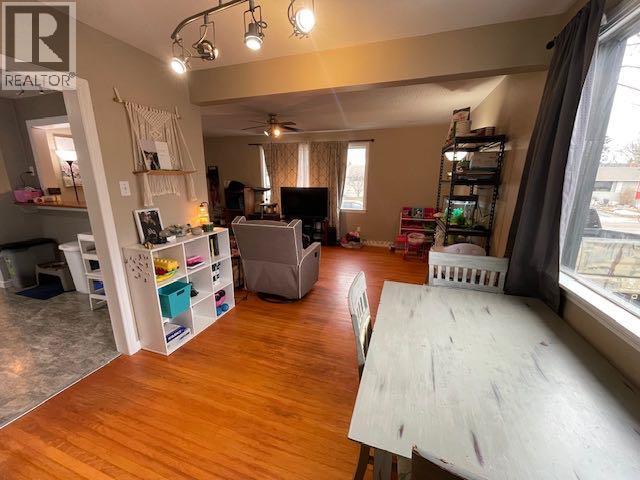 122 Willow Drive, Hinton, Alberta  T7V 1E3 - Photo 5 - A2290783