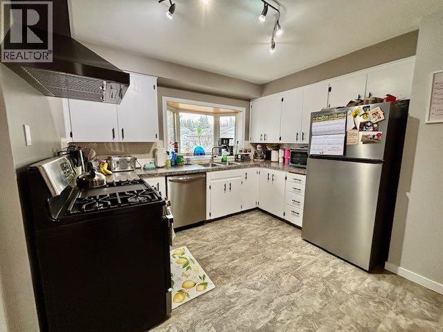 122 Willow Drive, Hinton, Alberta  T7V 1E3 - Photo 4 - A2290783