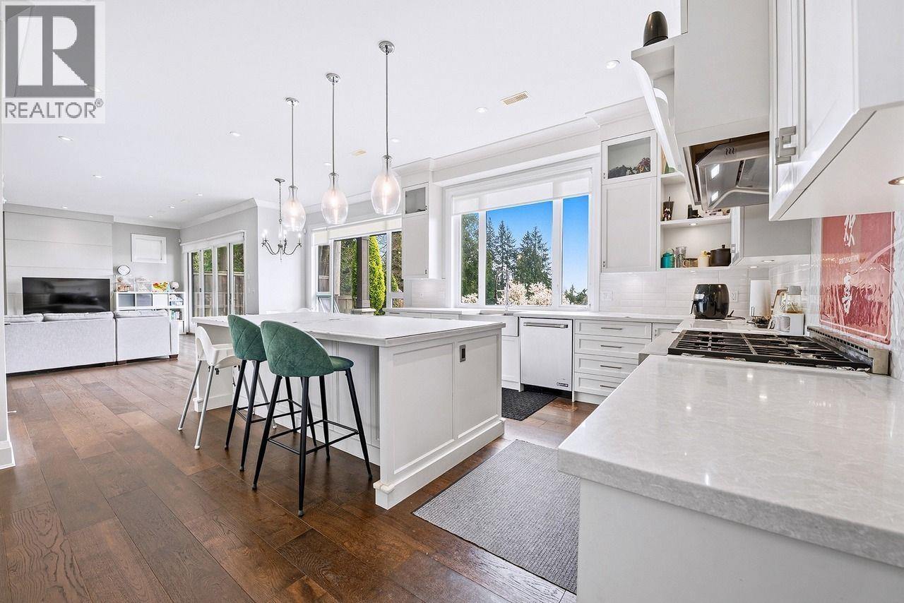 225 Tamarack Road, North Vancouver, British Columbia  V7N 1S3 - Photo 6 - R3111197