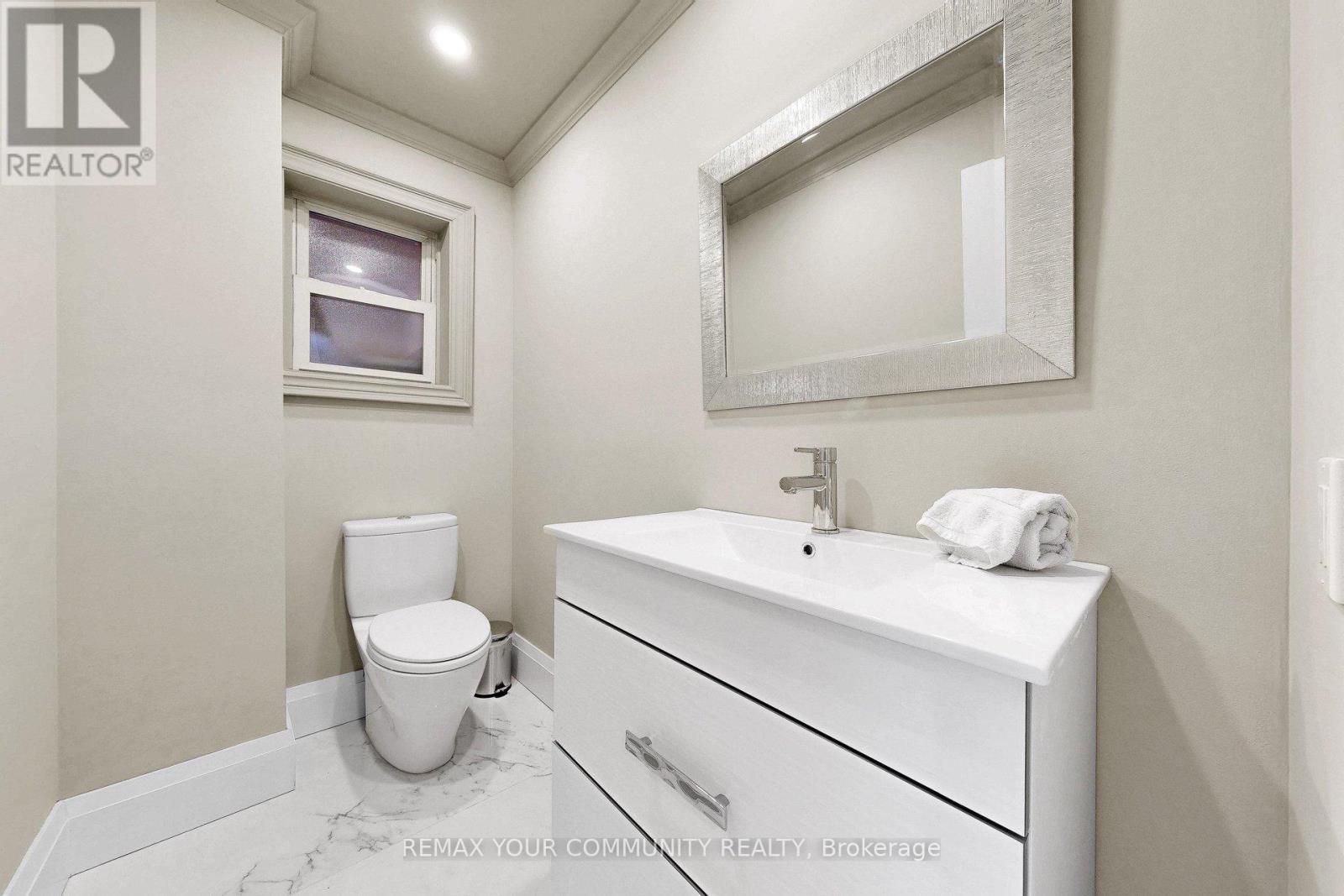 186 Wigwoss Drive, Vaughan, Ontario  L4L 4H2 - Photo 12 - N12963566