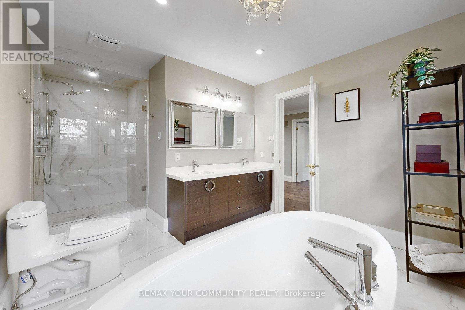 186 Wigwoss Drive, Vaughan, Ontario  L4L 4H2 - Photo 23 - N12963566