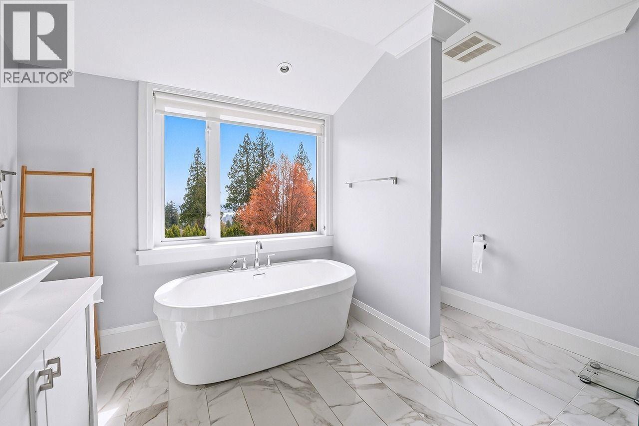 225 Tamarack Road, North Vancouver, British Columbia  V7N 1S3 - Photo 24 - R3111197