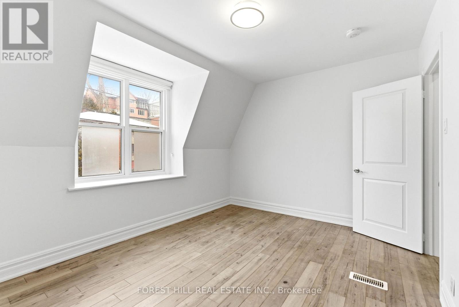 1297 Davenport Road, Toronto, Ontario  M6H 2H3 - Photo 12 - W12802656