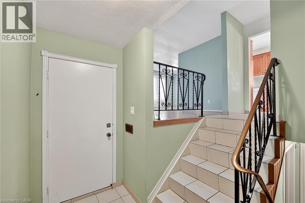 358 Federal Street, Stoney Creek, Ontario  L8E 2B5 - Photo 2 - 40820506