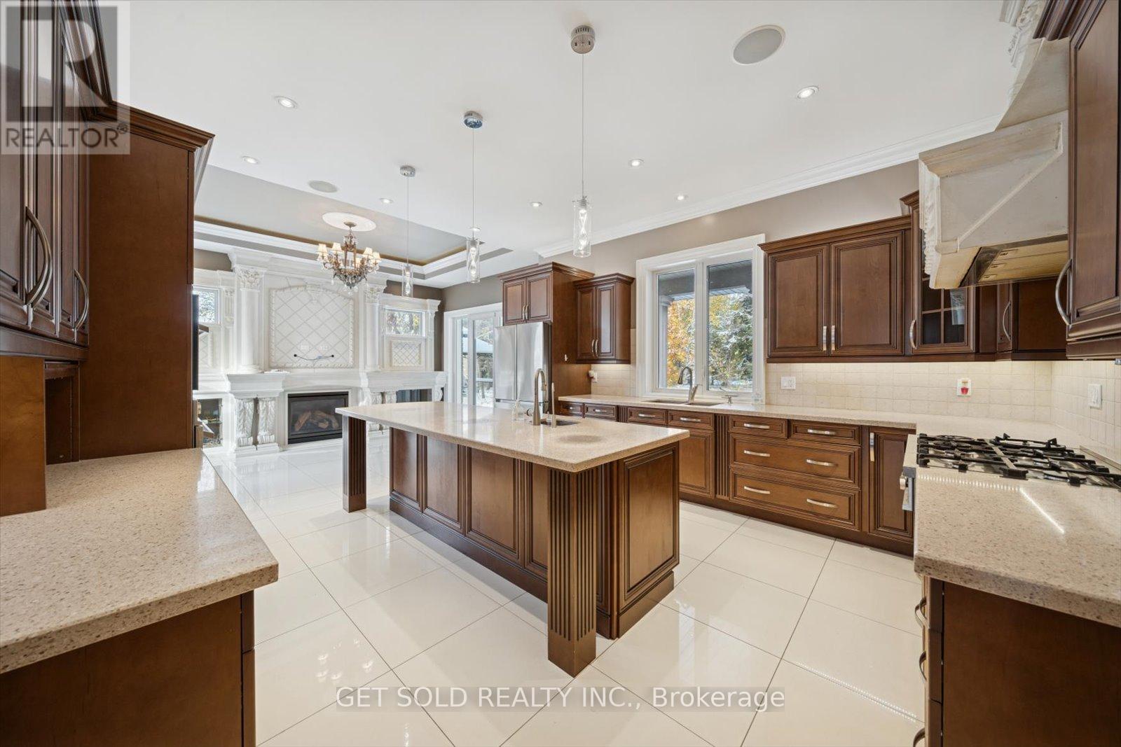 7 Tristan Court, Brampton, Ontario  L6Y 5S2 - Photo 14 - W12828096