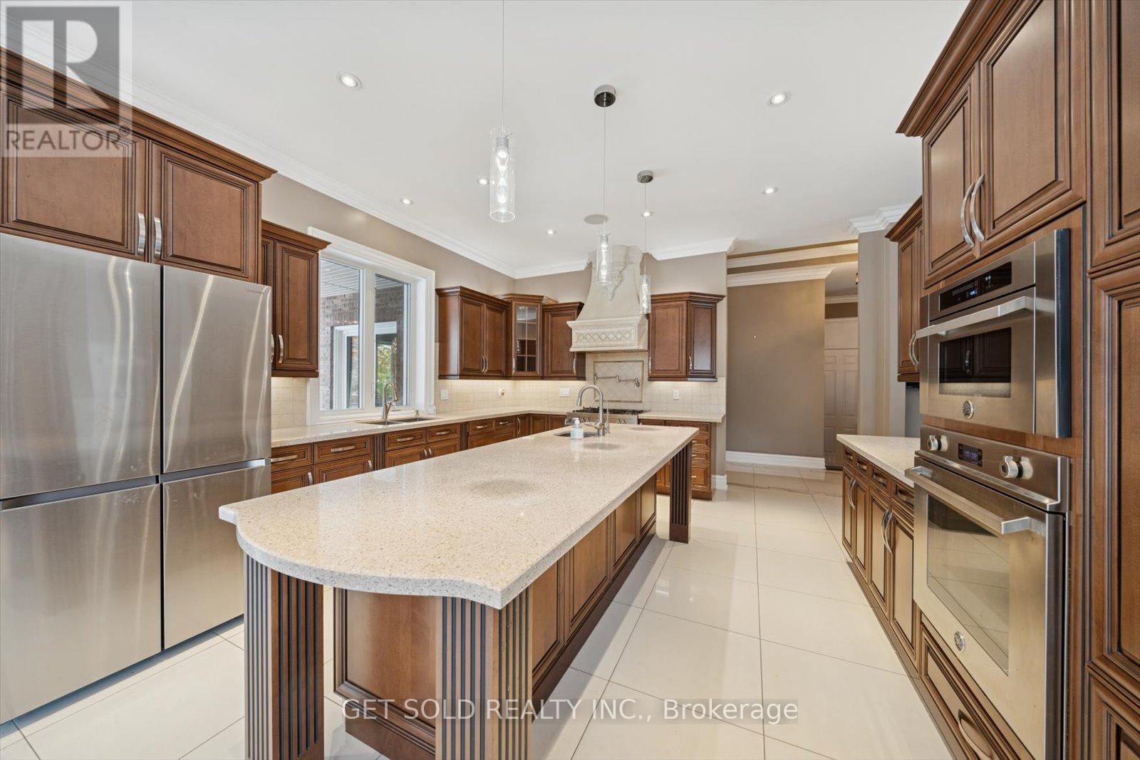 7 Tristan Court, Brampton, Ontario  L6Y 5S2 - Photo 15 - W12828096