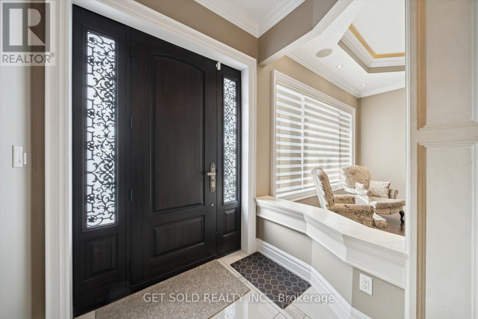 7 Tristan Court, Brampton, Ontario  L6Y 5S2 - Photo 7 - W12828096