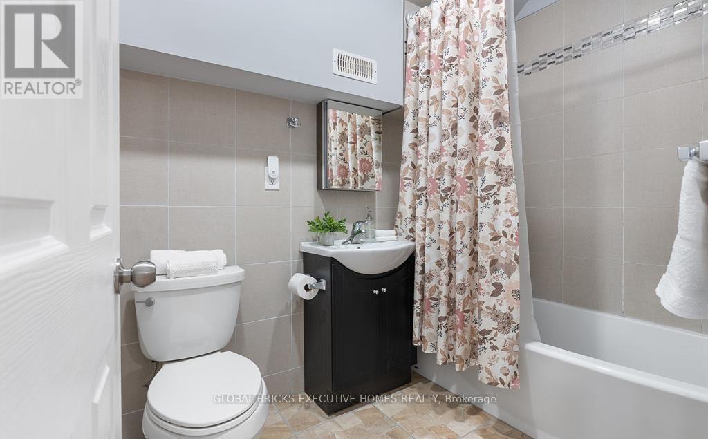 582 Upper James Street, Hamilton, Ontario  L9C 2Y6 - Photo 13 - X12678636