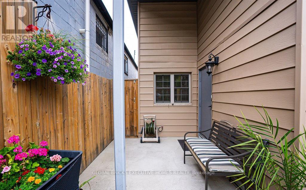 582 Upper James Street, Hamilton, Ontario  L9C 2Y6 - Photo 19 - X12678636