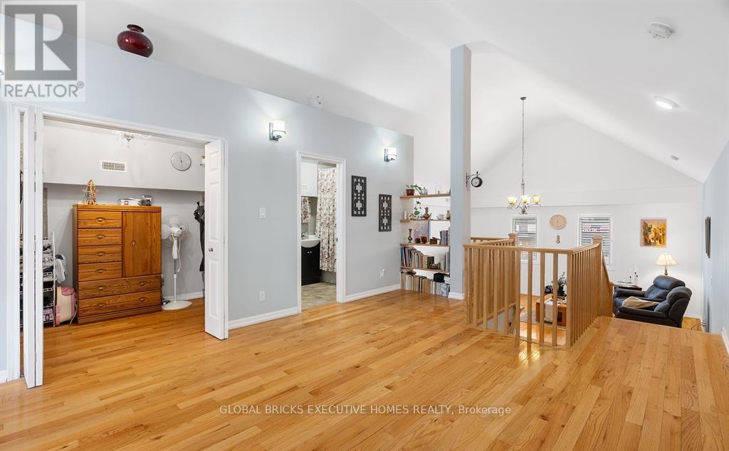 582 Upper James Street, Hamilton, Ontario  L9C 2Y6 - Photo 12 - X12678636