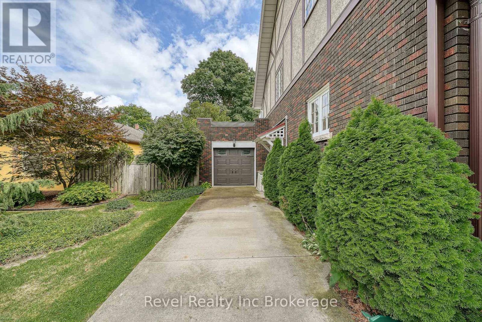 140 Vansittart Avenue, Woodstock, Ontario  N4S 6E6 - Photo 33 - X12841034