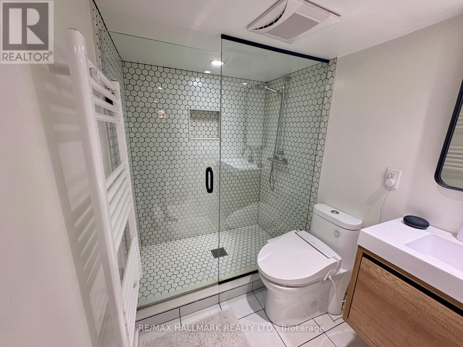 Lower - 62 Palmerston Avenue, Toronto, Ontario  M6J 2J1 - Photo 11 - C12997740