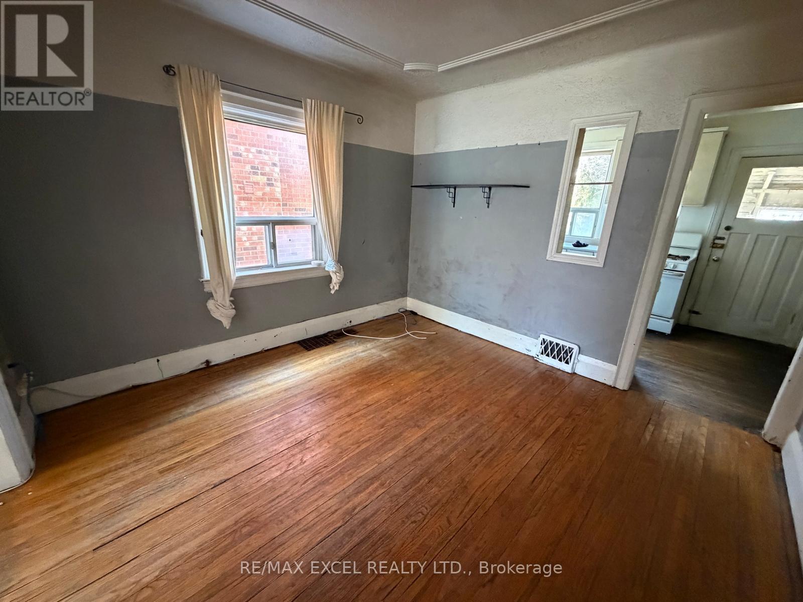 74 Banff Road, Toronto, Ontario  M4S 2V5 - Photo 3 - C12997744