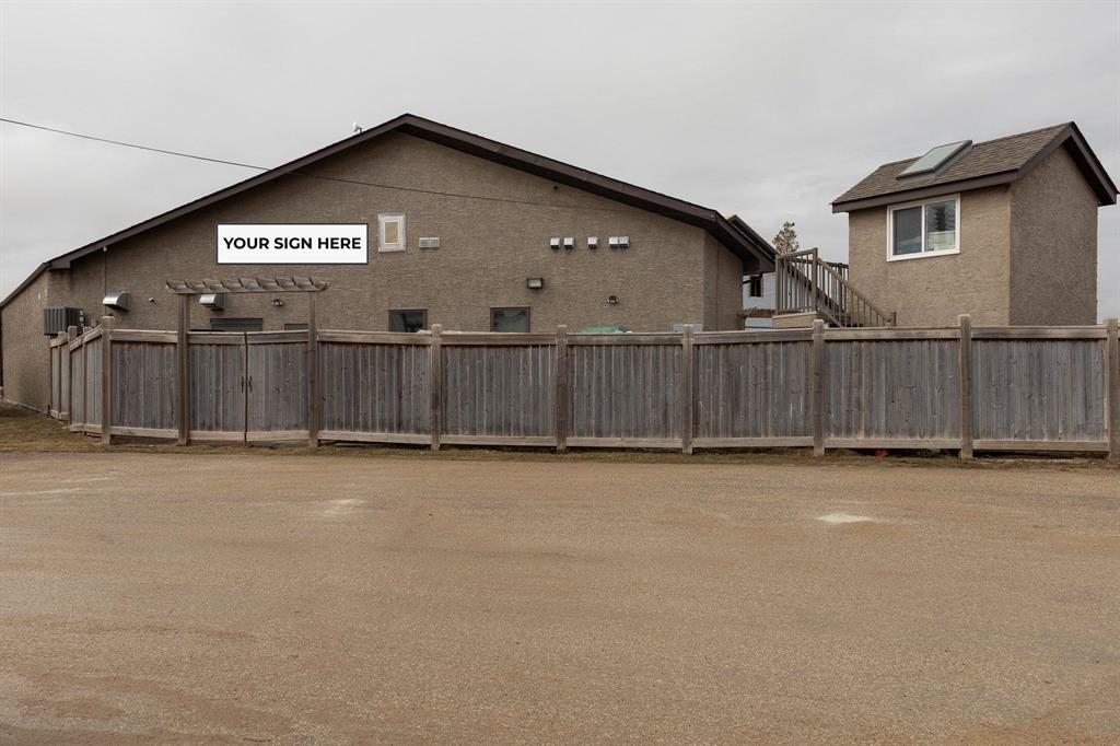 2 9 Main Street, Steinbach, Manitoba  R5G 2J5 - Photo 2 - 202607162