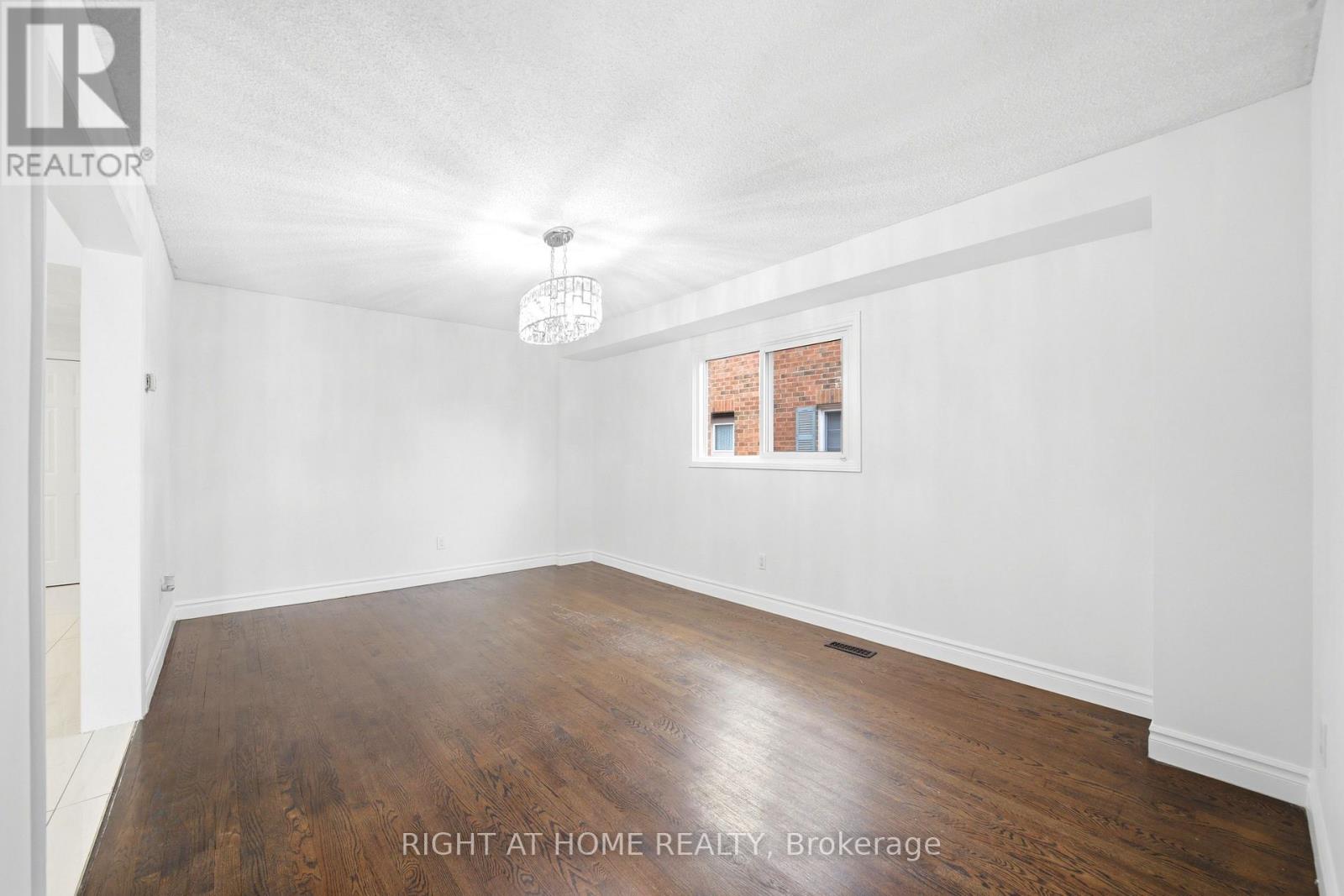 36 Ravenview Drive, Whitby, Ontario L1R 1Y2 - Photo 11 - E12997720