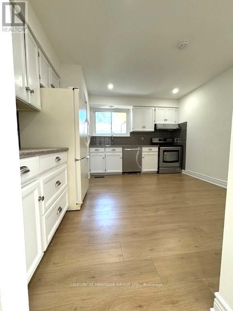 Main Floor - 8 Devins Drive, Aurora, Ontario  L4G 2Z1 - Photo 10 - N12997722