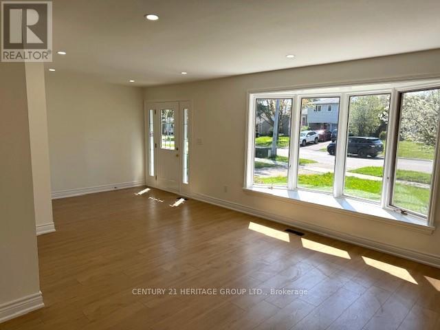 Main Floor - 8 Devins Drive, Aurora, Ontario  L4G 2Z1 - Photo 3 - N12997722