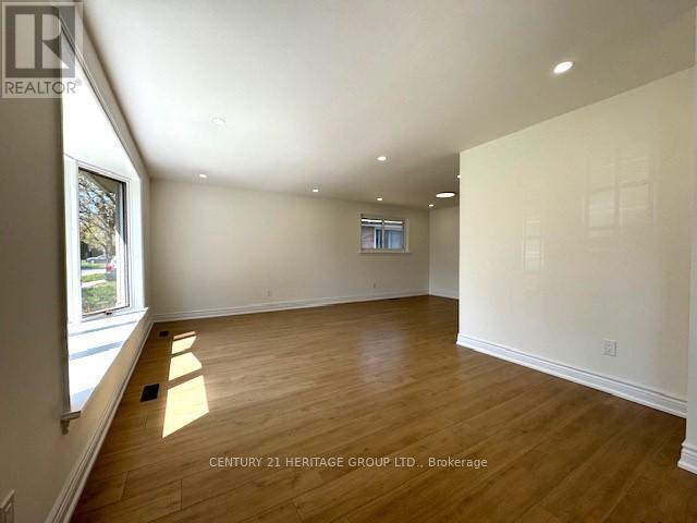 Main Floor - 8 Devins Drive, Aurora, Ontario  L4G 2Z1 - Photo 6 - N12997722