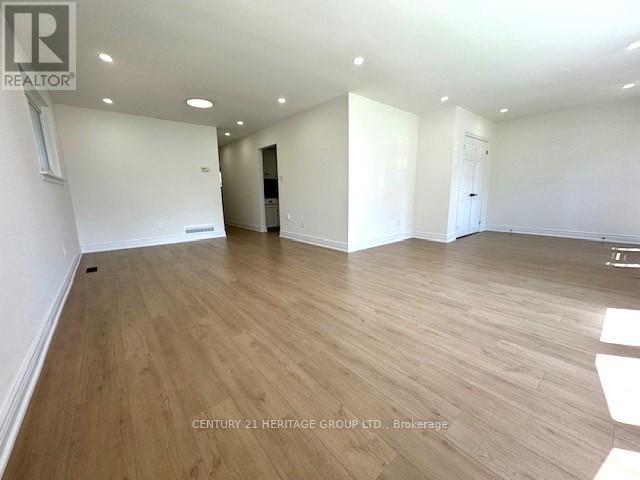 Main Floor - 8 Devins Drive, Aurora, Ontario  L4G 2Z1 - Photo 9 - N12997722