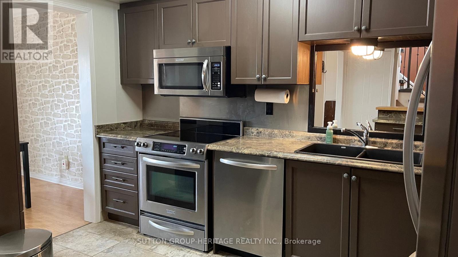 3 - 492 Laclie Street, Orillia, Ontario  L3V 7V2 - Photo 8 - S12997820