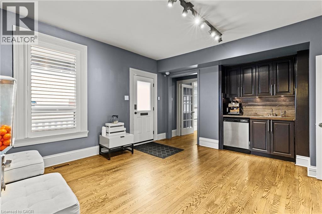 196 King Street, St. Catharines, Ontario  L2R 3J7 - Photo 4 - 40820769