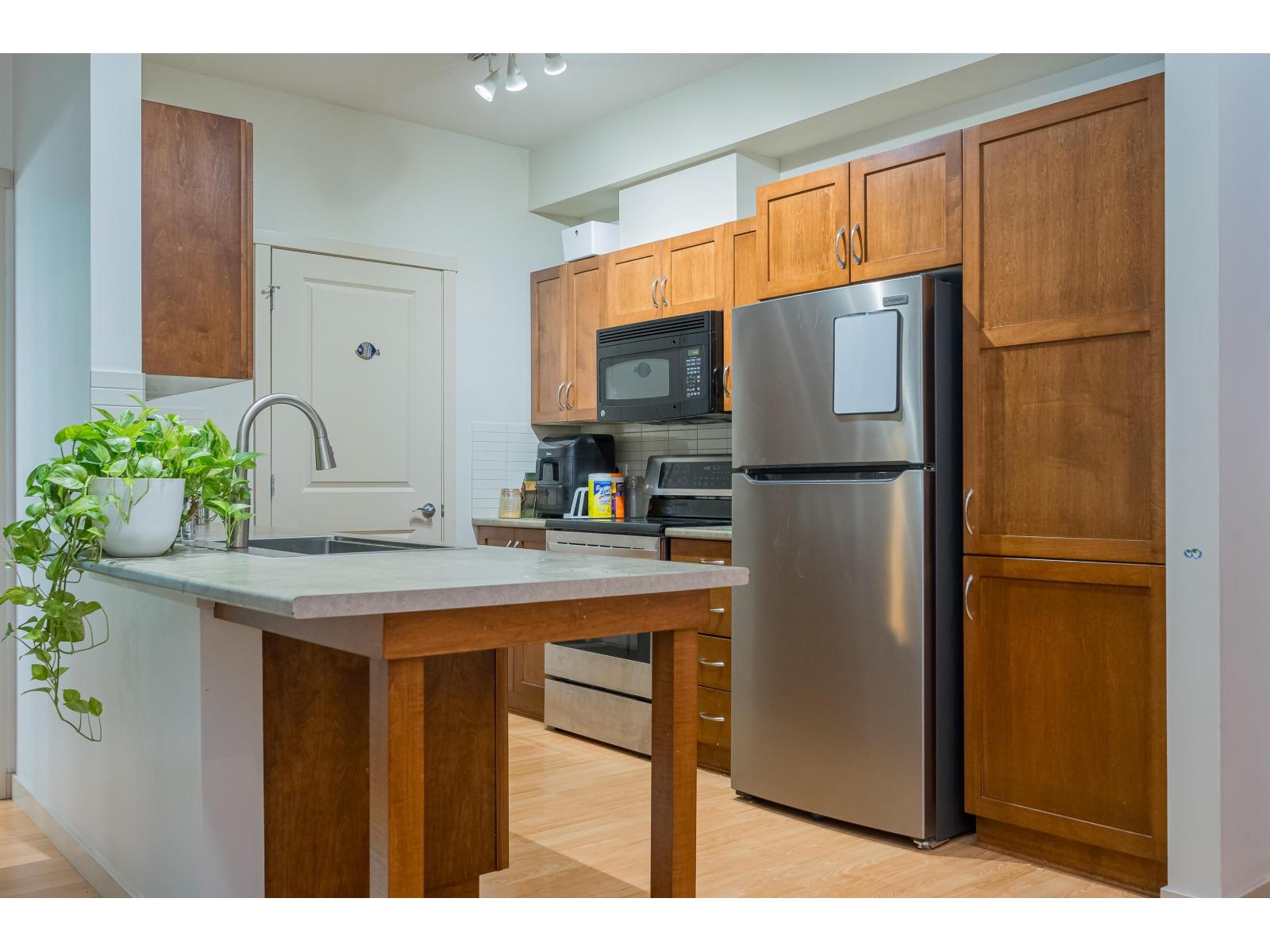 204 33328 E Bourquin Crescent, Abbotsford, British Columbia  V2S 1Y1 - Photo 12 - R3111310