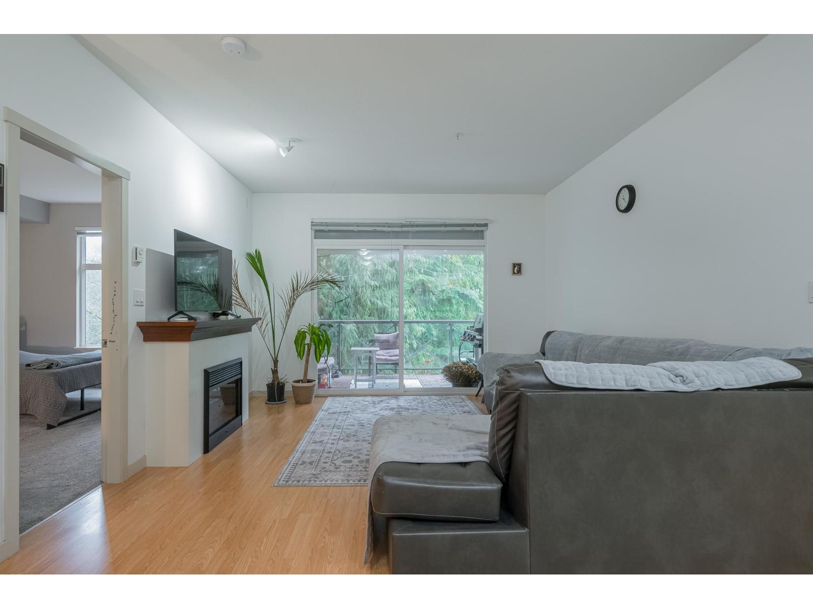 204 33328 E Bourquin Crescent, Abbotsford, British Columbia  V2S 1Y1 - Photo 6 - R3111310