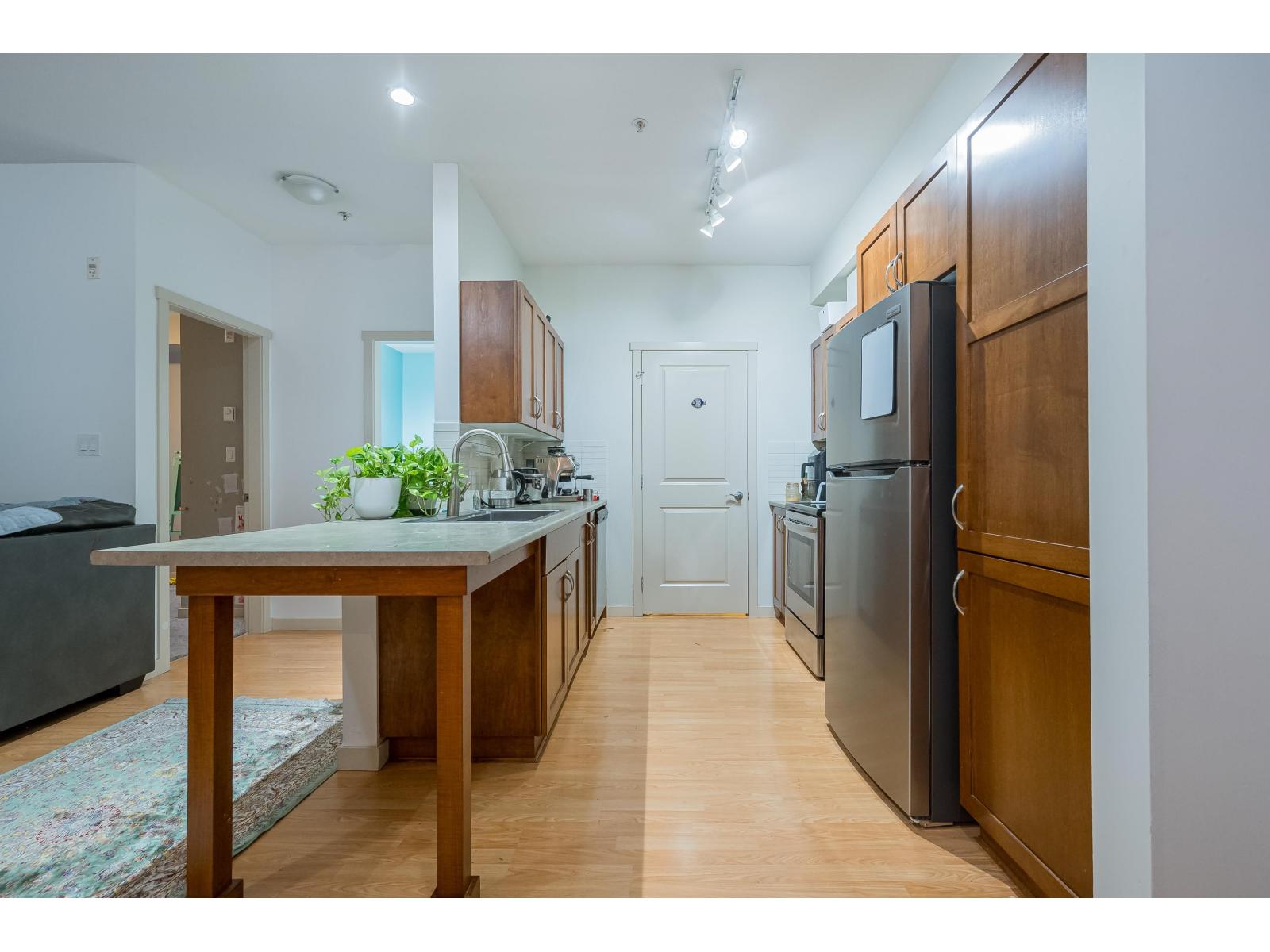 204 33328 E Bourquin Crescent, Abbotsford, British Columbia  V2S 1Y1 - Photo 13 - R3111310