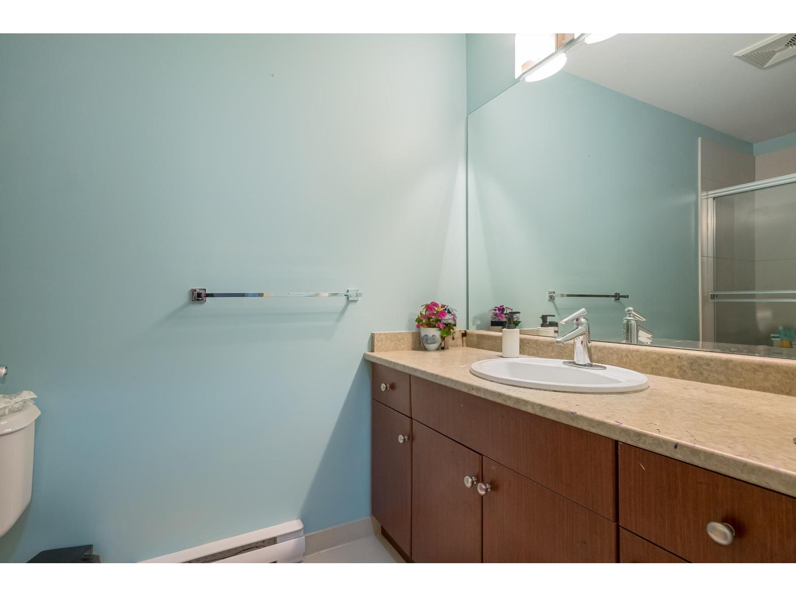 204 33328 E Bourquin Crescent, Abbotsford, British Columbia  V2S 1Y1 - Photo 19 - R3111310