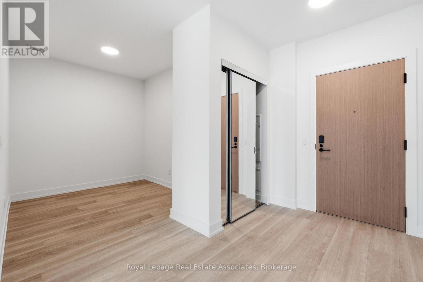 416 - 25 Cordova Avenue, Toronto, Ontario  M9A 0E5 - Photo 5 - W12997774