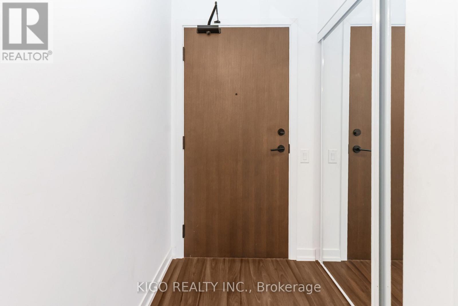 2406 - 4065 Confederation Parkway, Mississauga, Ontario  L5B 0L4 - Photo 8 - W12997776