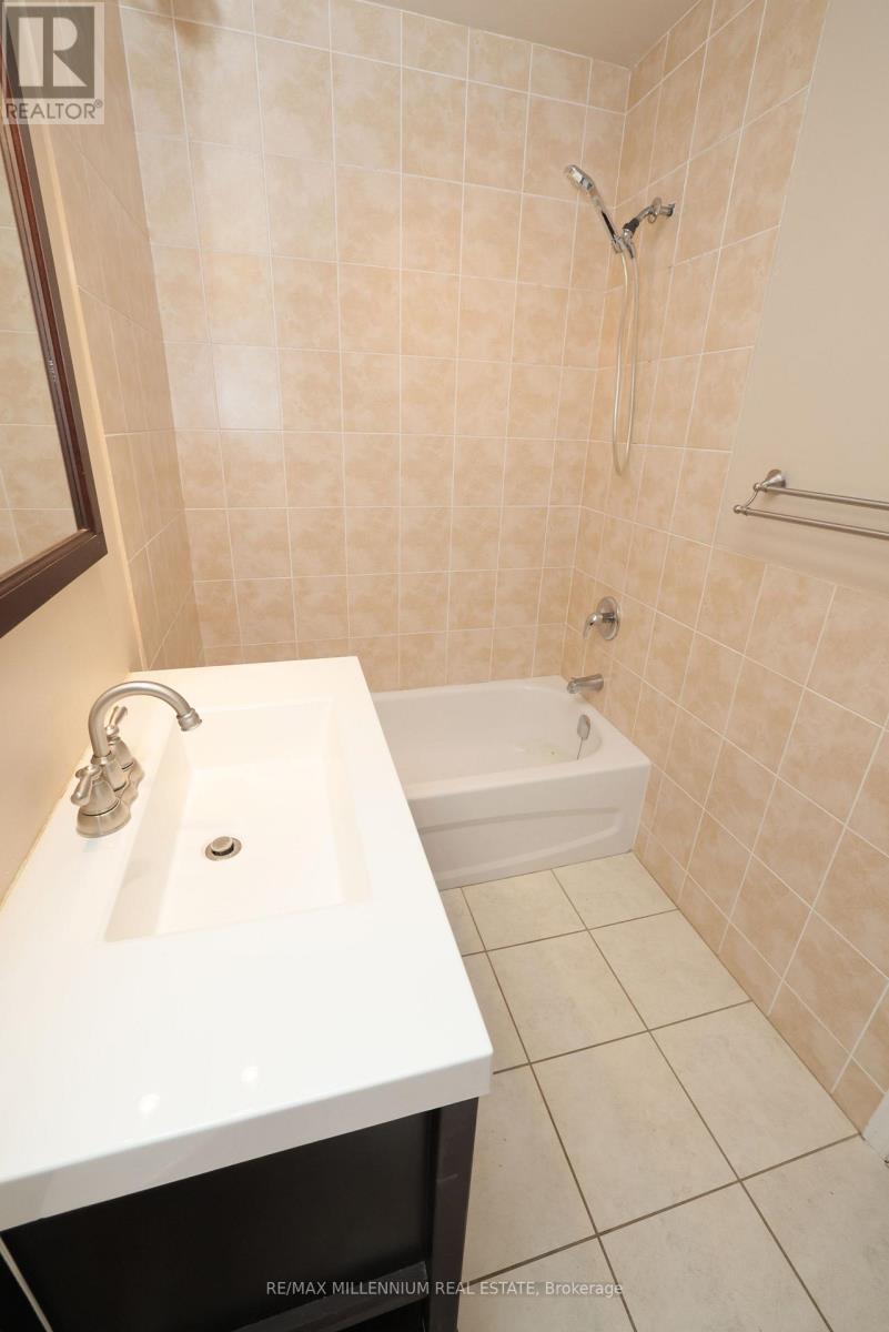 2424 Olde Base Line Road, Caledon, Ontario  L7C 0J3 - Photo 19 - W12997786