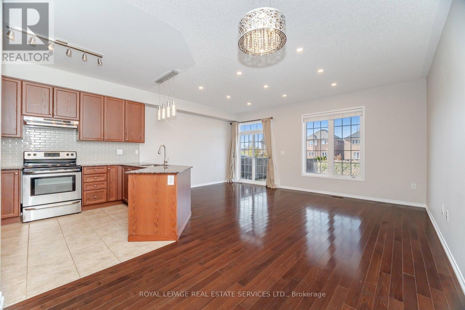 4 - 745 Farmstead Drive, Milton, Ontario  L9T 8B1 - Photo 13 - W12997802