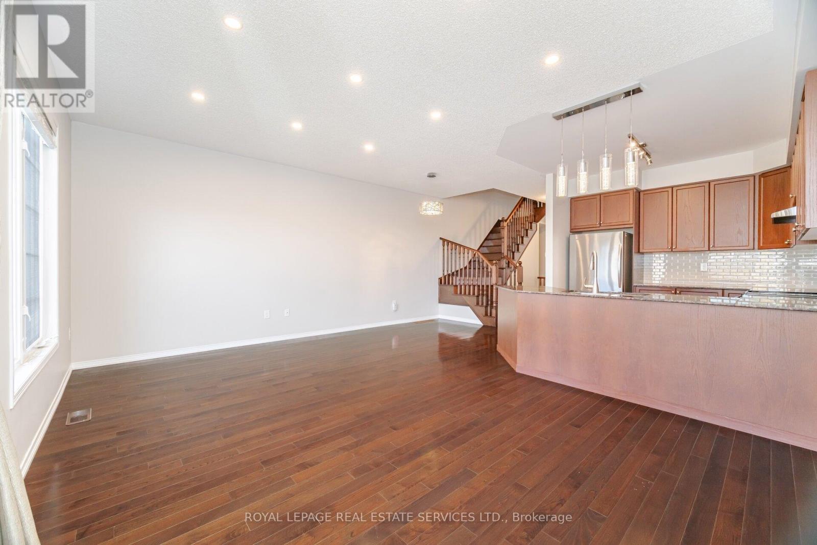 4 - 745 Farmstead Drive, Milton, Ontario  L9T 8B1 - Photo 16 - W12997802