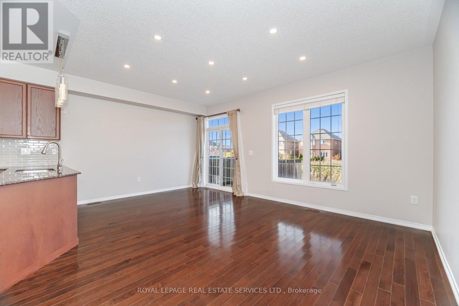 4 - 745 Farmstead Drive, Milton, Ontario  L9T 8B1 - Photo 17 - W12997802