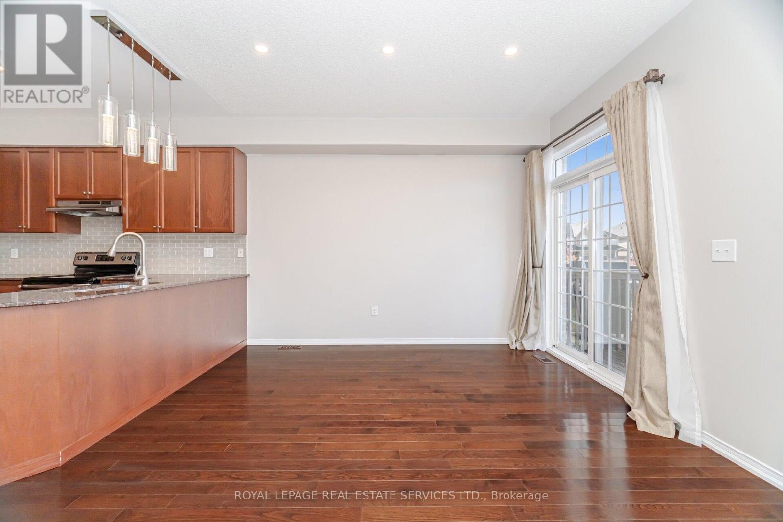 4 - 745 Farmstead Drive, Milton, Ontario  L9T 8B1 - Photo 18 - W12997802