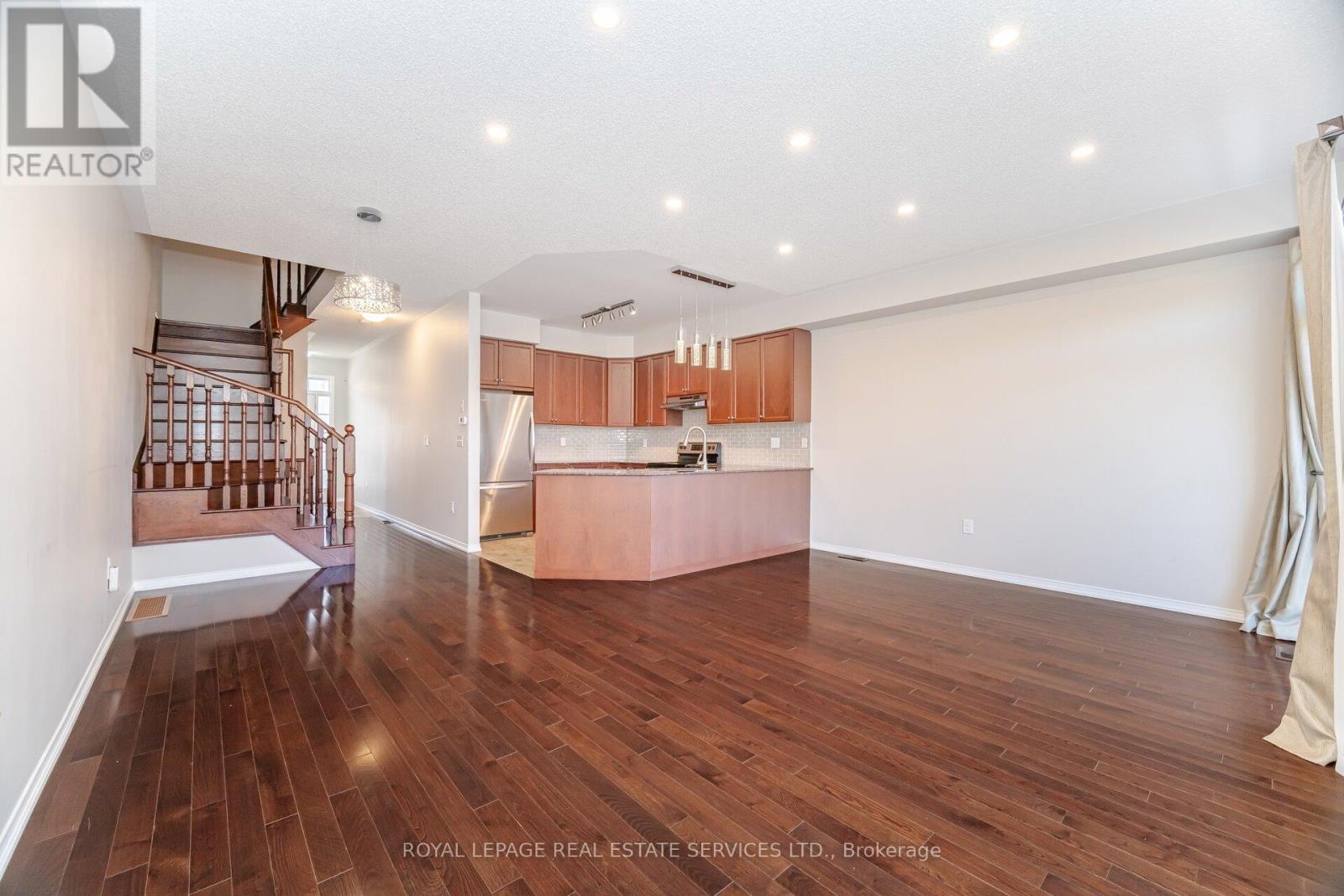 4 - 745 Farmstead Drive, Milton, Ontario  L9T 8B1 - Photo 25 - W12997802