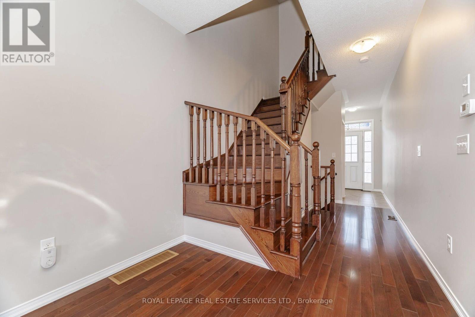 4 - 745 Farmstead Drive, Milton, Ontario  L9T 8B1 - Photo 27 - W12997802