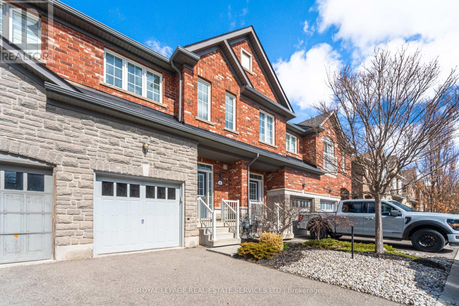 4 - 745 Farmstead Drive, Milton, Ontario  L9T 8B1 - Photo 3 - W12997802