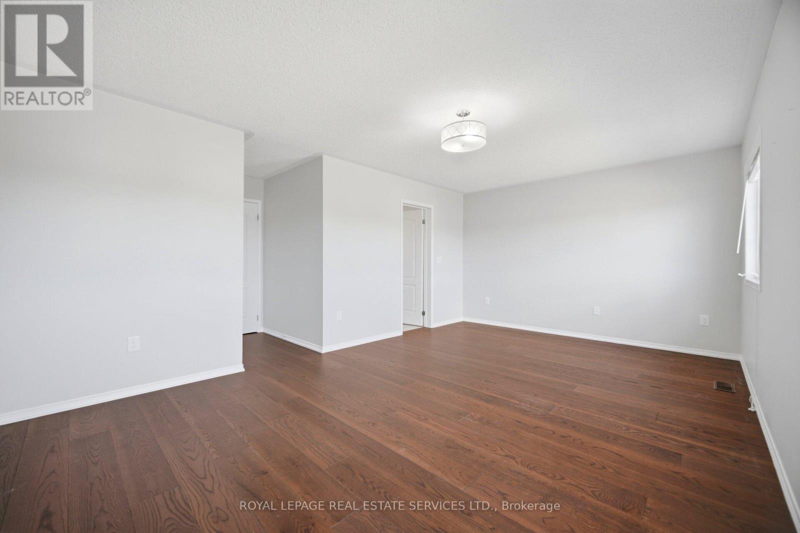 4 - 745 Farmstead Drive, Milton, Ontario  L9T 8B1 - Photo 30 - W12997802