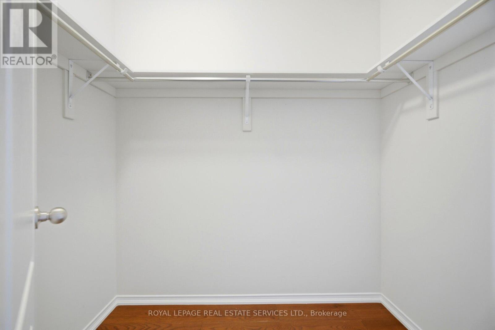 4 - 745 Farmstead Drive, Milton, Ontario  L9T 8B1 - Photo 34 - W12997802