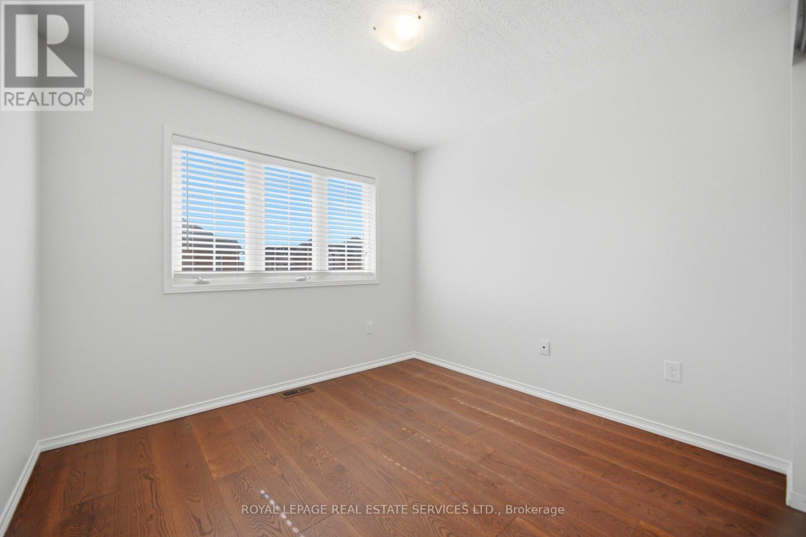 4 - 745 Farmstead Drive, Milton, Ontario  L9T 8B1 - Photo 35 - W12997802