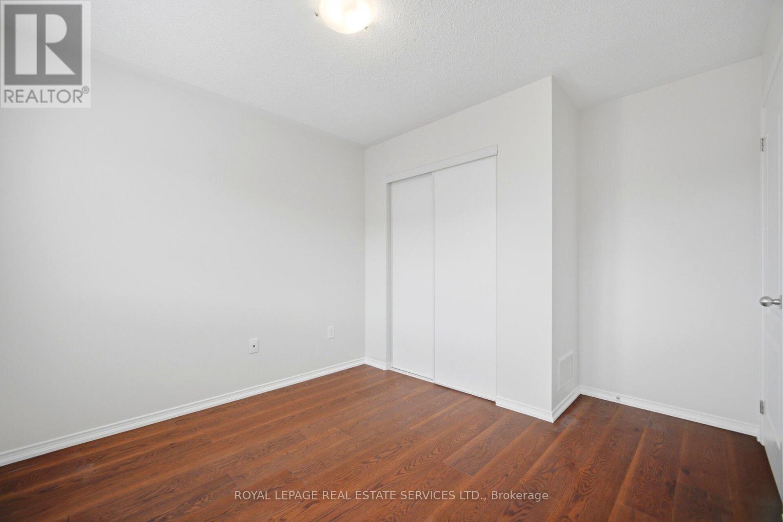 4 - 745 Farmstead Drive, Milton, Ontario  L9T 8B1 - Photo 36 - W12997802