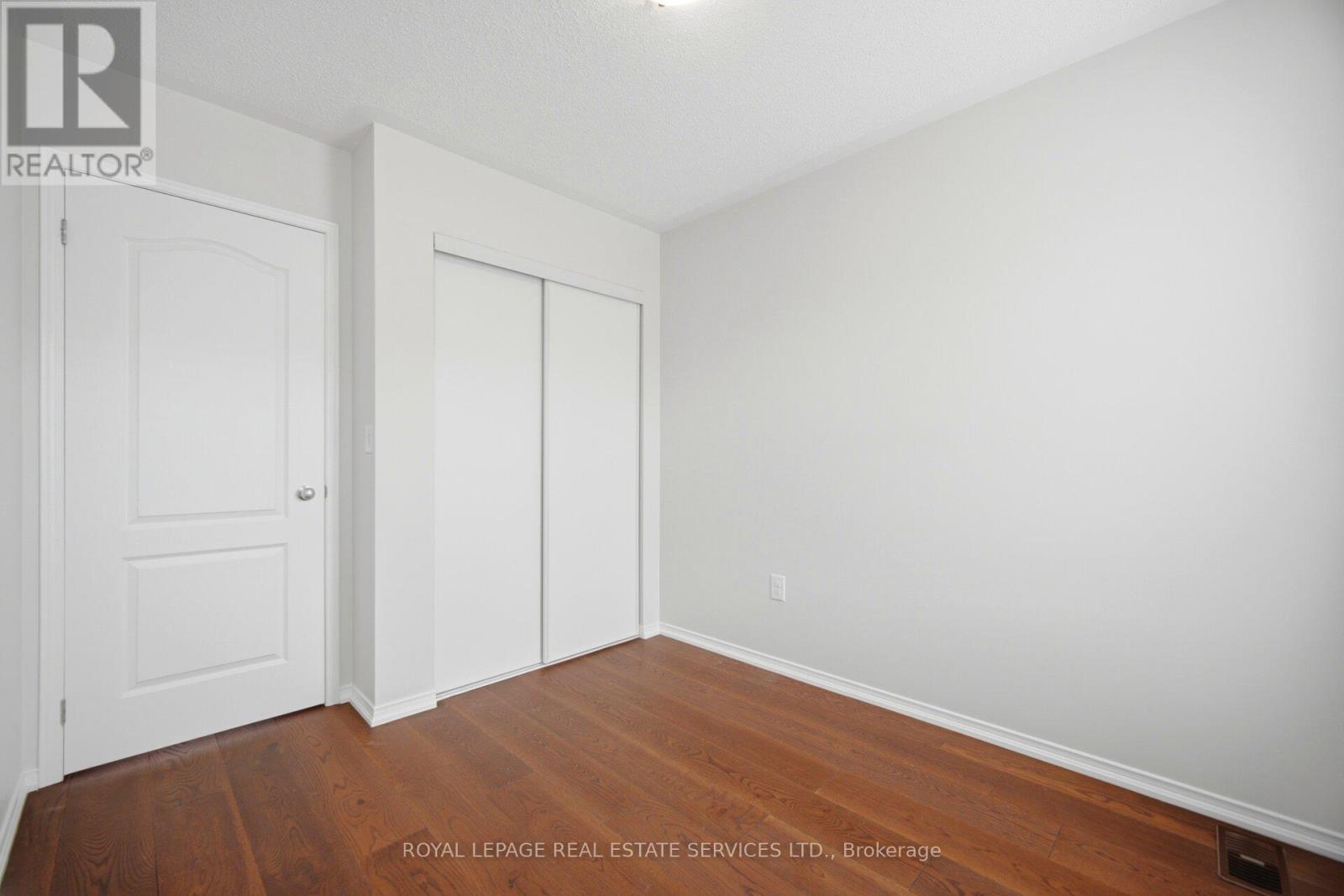 4 - 745 Farmstead Drive, Milton, Ontario  L9T 8B1 - Photo 38 - W12997802