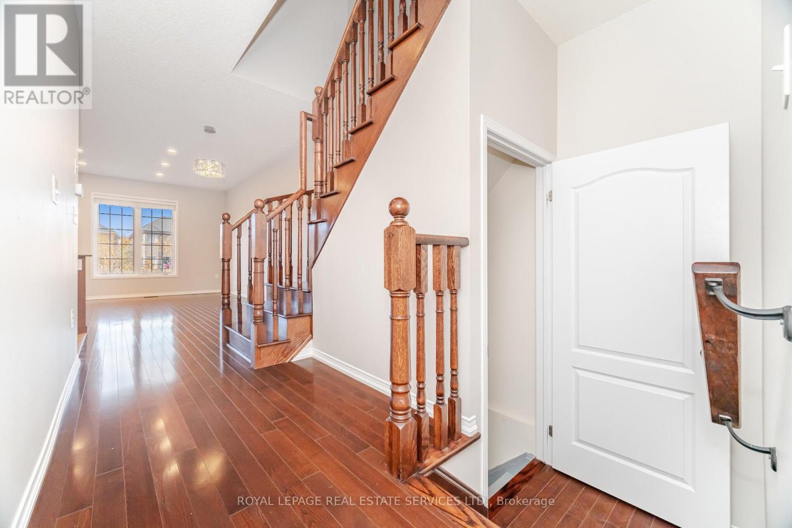 4 - 745 Farmstead Drive, Milton, Ontario  L9T 8B1 - Photo 41 - W12997802