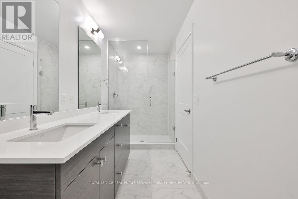 Lph 1807 - 1035 Southdown Road, Mississauga, Ontario  L5J 0A2 - Photo 18 - W12997832