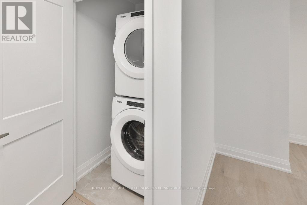 Lph 1807 - 1035 Southdown Road, Mississauga, Ontario  L5J 0A2 - Photo 23 - W12997832