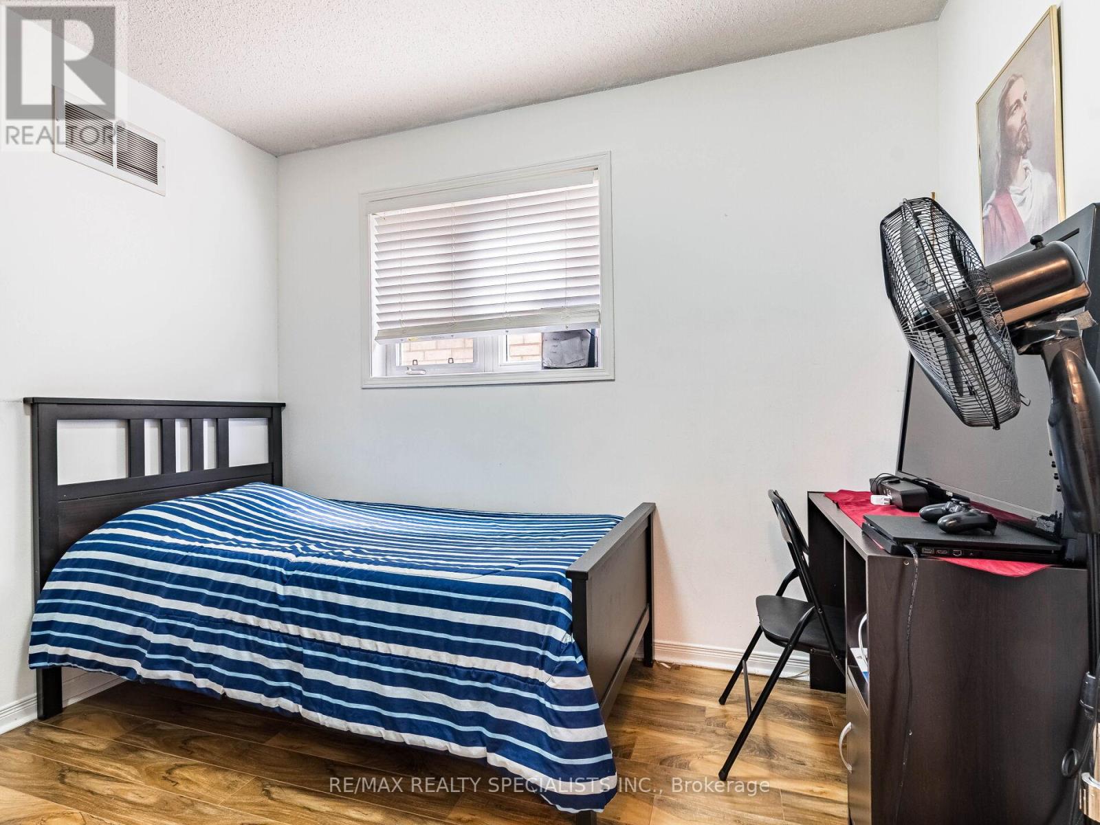 73 Zia Dodda Crescent, Brampton, Ontario L6P 1J6 - Photo 19 - W12997836